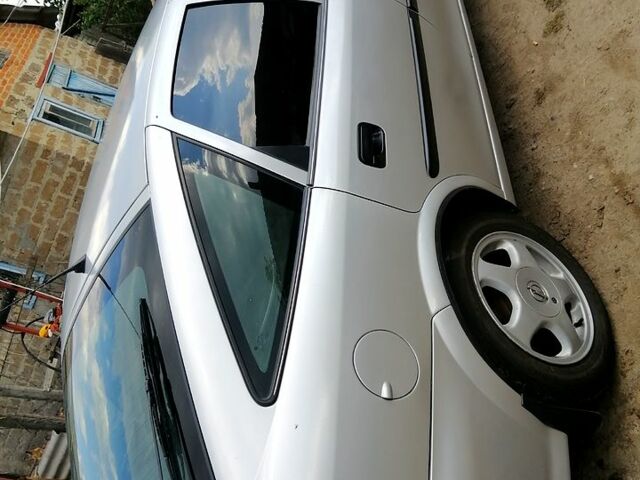 Серый Опель Вектра, объемом двигателя 2 л и пробегом 240 тыс. км за 3500 $, фото 6 на Automoto.ua