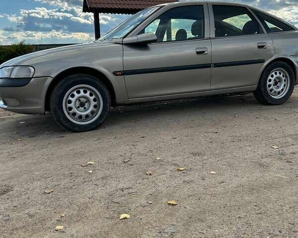 Серый Опель Вектра, объемом двигателя 1.8 л и пробегом 370 тыс. км за 2800 $, фото 5 на Automoto.ua