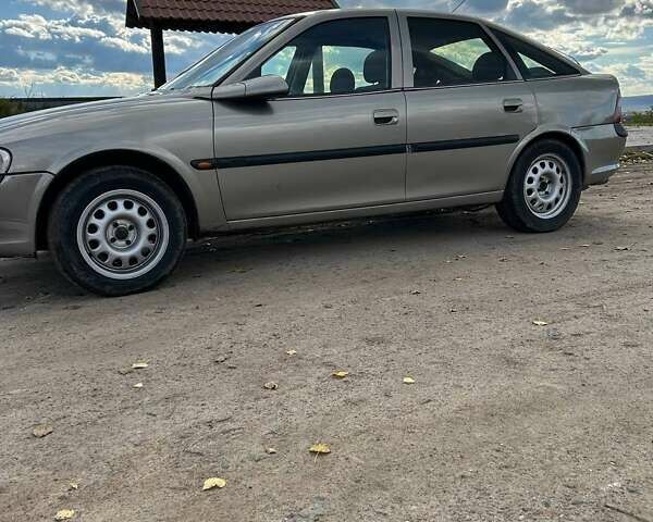 Серый Опель Вектра, объемом двигателя 1.8 л и пробегом 370 тыс. км за 2800 $, фото 7 на Automoto.ua