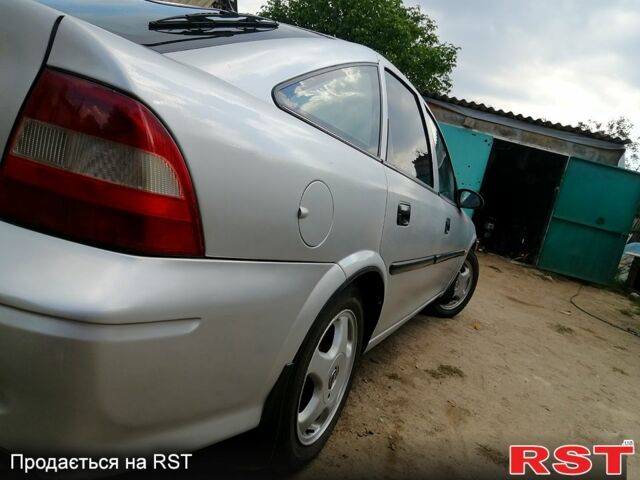 Серый Опель Вектра, объемом двигателя 2 л и пробегом 240 тыс. км за 3500 $, фото 3 на Automoto.ua