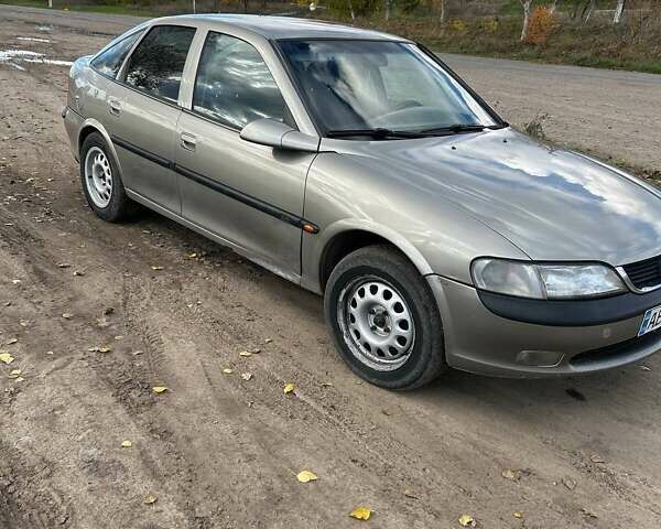 Серый Опель Вектра, объемом двигателя 1.8 л и пробегом 370 тыс. км за 2800 $, фото 2 на Automoto.ua