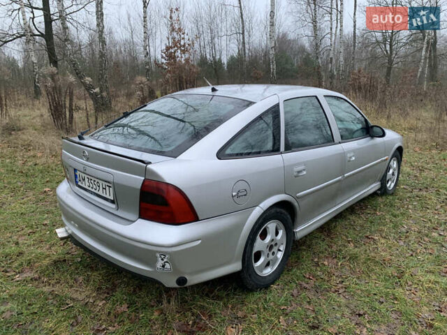 Серый Опель Вектра, объемом двигателя 1.8 л и пробегом 299 тыс. км за 2599 $, фото 2 на Automoto.ua
