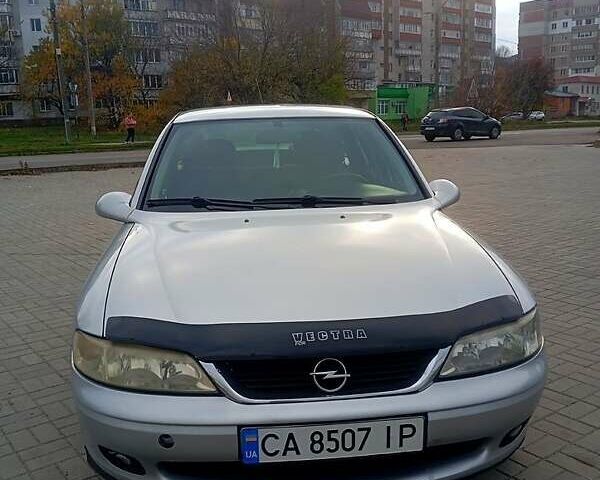 Серый Опель Вектра, объемом двигателя 1.8 л и пробегом 273 тыс. км за 2500 $, фото 3 на Automoto.ua