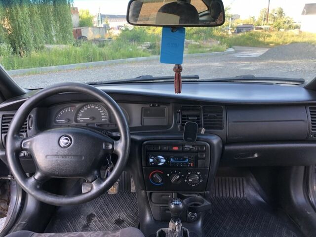 Сірий Опель Вектра, об'ємом двигуна 1.6 л та пробігом 1000 тис. км за 1000 $, фото 17 на Automoto.ua