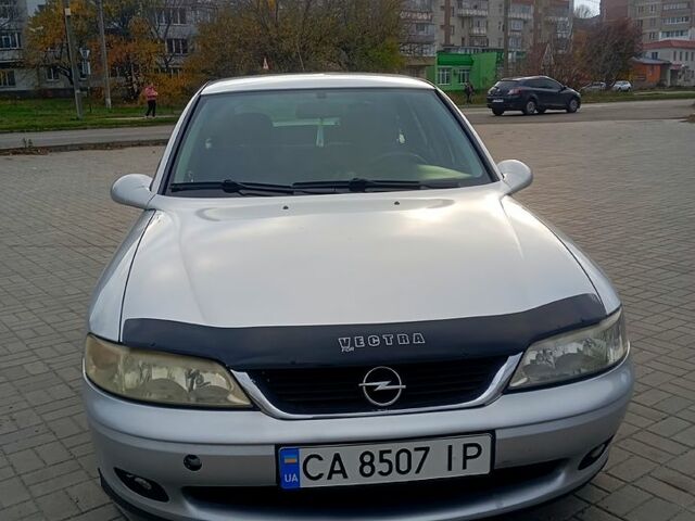 Серый Опель Вектра, объемом двигателя 1.8 л и пробегом 0 тыс. км за 2500 $, фото 4 на Automoto.ua