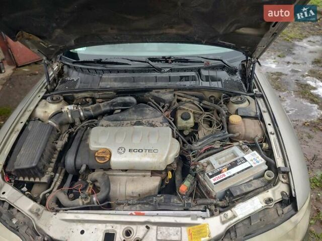 Сірий Опель Вектра, об'ємом двигуна 1.8 л та пробігом 300 тис. км за 1900 $, фото 12 на Automoto.ua