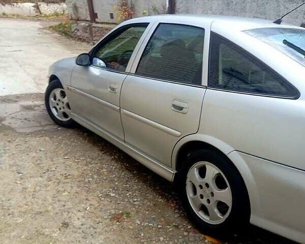 Серый Опель Вектра, объемом двигателя 1.8 л и пробегом 273 тыс. км за 2500 $, фото 7 на Automoto.ua