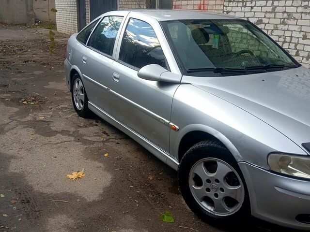 Серый Опель Вектра, объемом двигателя 1.8 л и пробегом 0 тыс. км за 2500 $, фото 12 на Automoto.ua