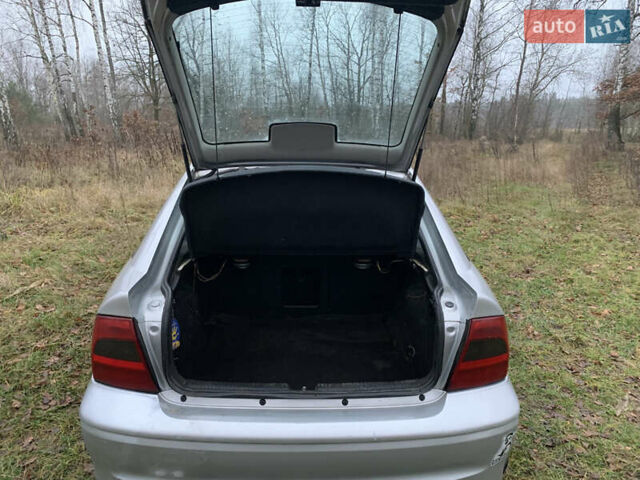 Серый Опель Вектра, объемом двигателя 1.8 л и пробегом 299 тыс. км за 2599 $, фото 4 на Automoto.ua