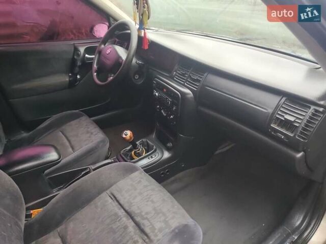 Сірий Опель Вектра, об'ємом двигуна 1.8 л та пробігом 300 тис. км за 1900 $, фото 4 на Automoto.ua