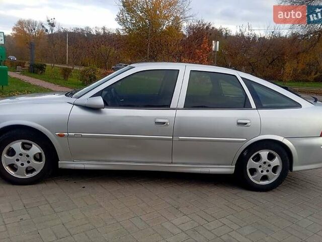 Серый Опель Вектра, объемом двигателя 1.8 л и пробегом 273 тыс. км за 2500 $, фото 6 на Automoto.ua