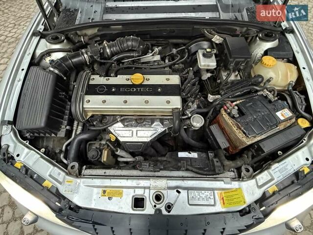 Сірий Опель Вектра, об'ємом двигуна 2 л та пробігом 217 тис. км за 4000 $, фото 2 на Automoto.ua