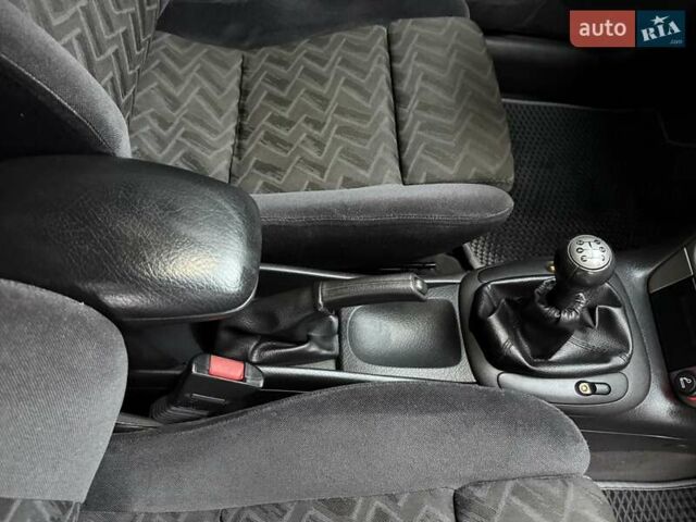Сірий Опель Вектра, об'ємом двигуна 2 л та пробігом 217 тис. км за 4000 $, фото 21 на Automoto.ua