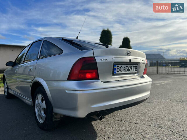 Опель Вектра 2000 в Жовкве на Automoto.ua Серый Опель Вектра, объемом двигателя 2 л и пробегом 240 тыс. км за 1999 $, фото 7 на Automoto.ua