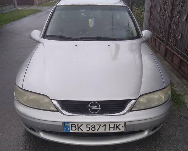 Сірий Опель Вектра, об'ємом двигуна 2 л та пробігом 300 тис. км за 1750 $, фото 2 на Automoto.ua