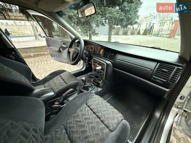 Сірий Опель Вектра, об'ємом двигуна 2 л та пробігом 217 тис. км за 4000 $, фото 25 на Automoto.ua