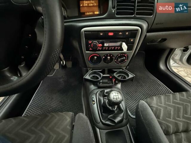 Сірий Опель Вектра, об'ємом двигуна 2 л та пробігом 217 тис. км за 4000 $, фото 24 на Automoto.ua