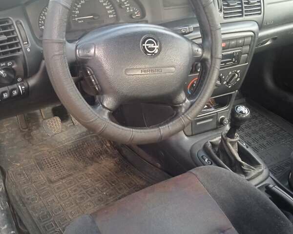 Серый Опель Вектра, объемом двигателя 1.8 л и пробегом 315 тыс. км за 2900 $, фото 2 на Automoto.ua