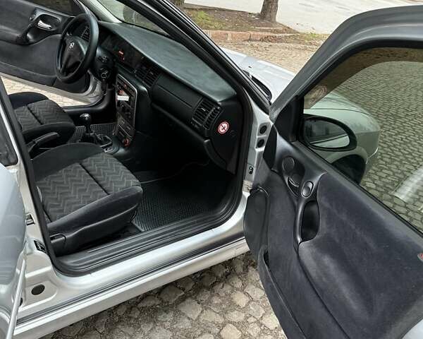 Сірий Опель Вектра, об'ємом двигуна 2 л та пробігом 217 тис. км за 4000 $, фото 14 на Automoto.ua