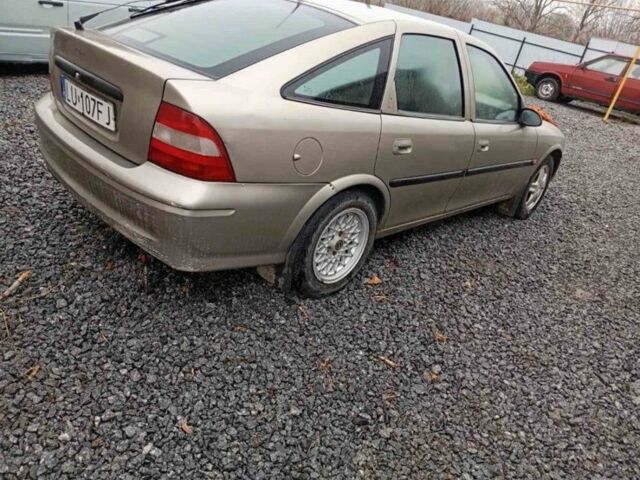 Серый Опель Вектра, объемом двигателя 2 л и пробегом 450 тыс. км за 1100 $, фото 2 на Automoto.ua