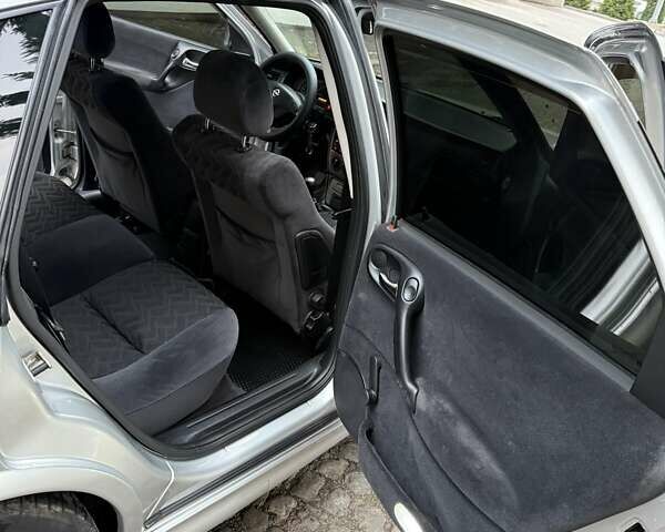 Сірий Опель Вектра, об'ємом двигуна 2 л та пробігом 217 тис. км за 4000 $, фото 16 на Automoto.ua