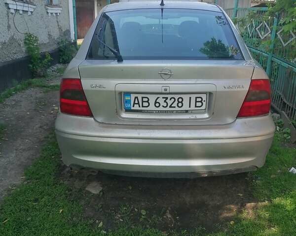 Сірий Опель Вектра, об'ємом двигуна 1.8 л та пробігом 380 тис. км за 2000 $, фото 3 на Automoto.ua