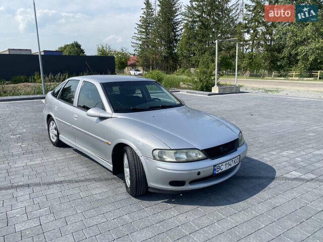 Сірий Опель Вектра, об'ємом двигуна 2 л та пробігом 261 тис. км за 1950 $, фото 1 на Automoto.ua