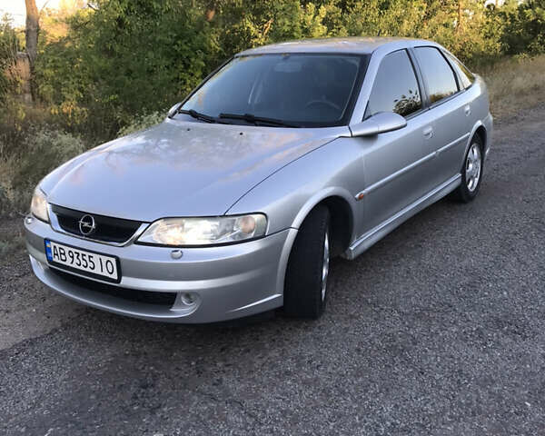 Серый Опель Вектра, объемом двигателя 1.8 л и пробегом 267 тыс. км за 3400 $, фото 1 на Automoto.ua