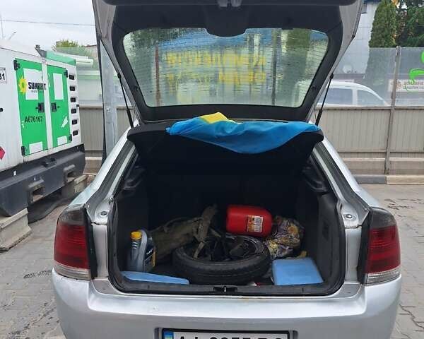 Опель Вектра 2002 у Тернополі на Automoto.ua Сірий Опель Вектра, об'ємом двигуна 3.18 л та пробігом 250 тис. км за 3700 $, фото 1 на Automoto.ua