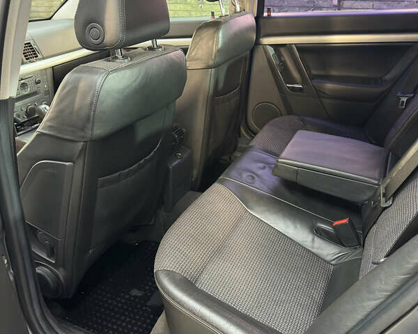 Серый Опель Вектра, объемом двигателя 2.2 л и пробегом 320 тыс. км за 4000 $, фото 7 на Automoto.ua