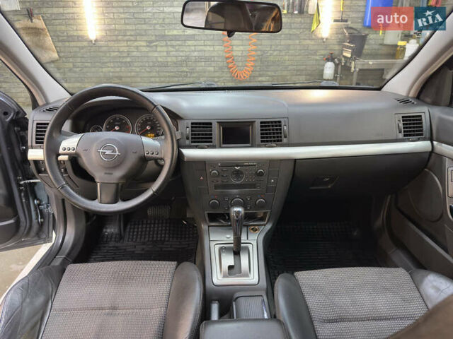 Серый Опель Вектра, объемом двигателя 2.2 л и пробегом 320 тыс. км за 4000 $, фото 10 на Automoto.ua