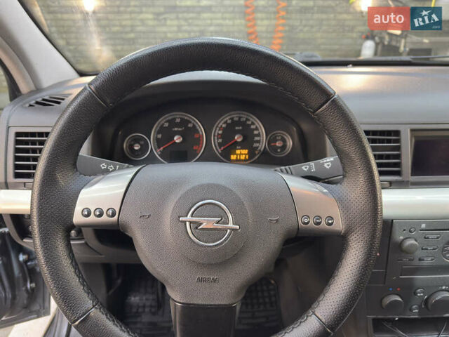 Серый Опель Вектра, объемом двигателя 2.2 л и пробегом 320 тыс. км за 4000 $, фото 12 на Automoto.ua