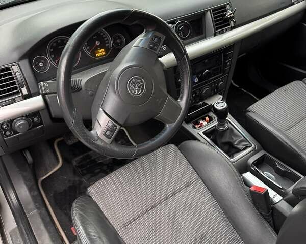 Серый Опель Вектра, объемом двигателя 2 л и пробегом 290 тыс. км за 5000 $, фото 7 на Automoto.ua