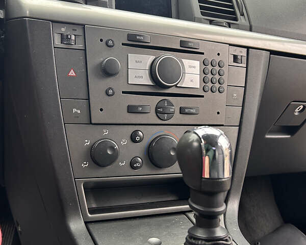 Опель Вектра 2003 в Луцке на Automoto.ua Серый Опель Вектра, объемом двигателя 2.2 л и пробегом 329 тыс. км за 2900 $, фото 1 на Automoto.ua