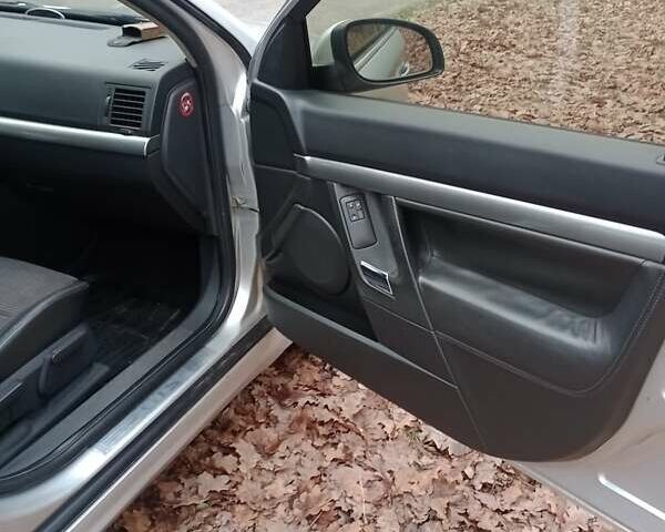 Серый Опель Вектра, объемом двигателя 2.2 л и пробегом 253 тыс. км за 5500 $, фото 17 на Automoto.ua