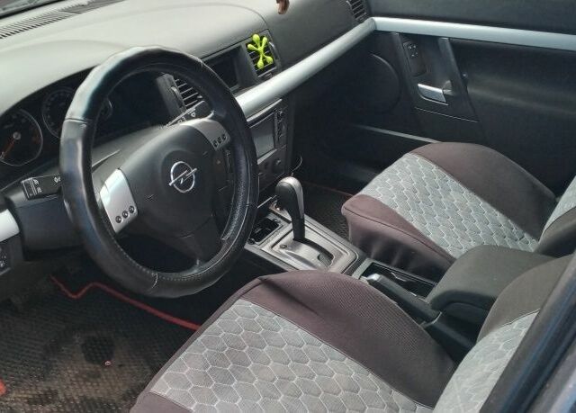 Серый Опель Вектра, объемом двигателя 2.2 л и пробегом 247 тыс. км за 3500 $, фото 7 на Automoto.ua