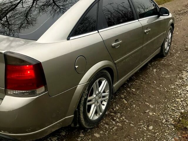Сірий Опель Вектра, об'ємом двигуна 2.2 л та пробігом 350 тис. км за 3900 $, фото 2 на Automoto.ua