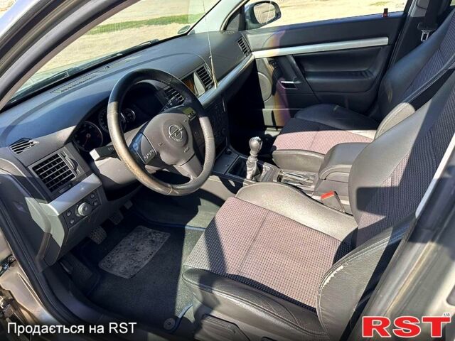 Серый Опель Вектра, объемом двигателя 1.8 л и пробегом 259 тыс. км за 3600 $, фото 5 на Automoto.ua