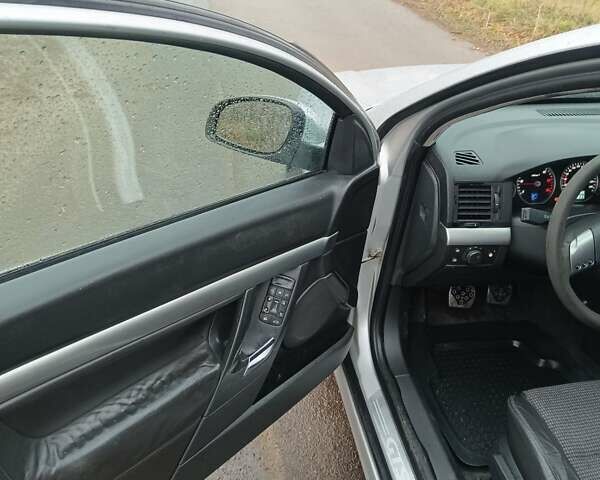 Серый Опель Вектра, объемом двигателя 2.17 л и пробегом 329 тыс. км за 2900 $, фото 13 на Automoto.ua