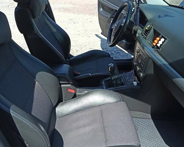 Сірий Опель Вектра, об'ємом двигуна 2.2 л та пробігом 343 тис. км за 5300 $, фото 31 на Automoto.ua