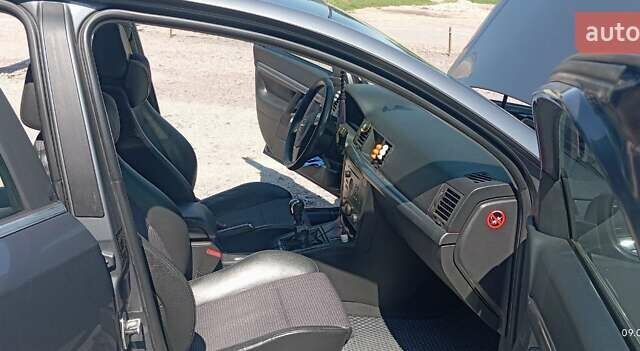Сірий Опель Вектра, об'ємом двигуна 2.2 л та пробігом 343 тис. км за 5300 $, фото 7 на Automoto.ua