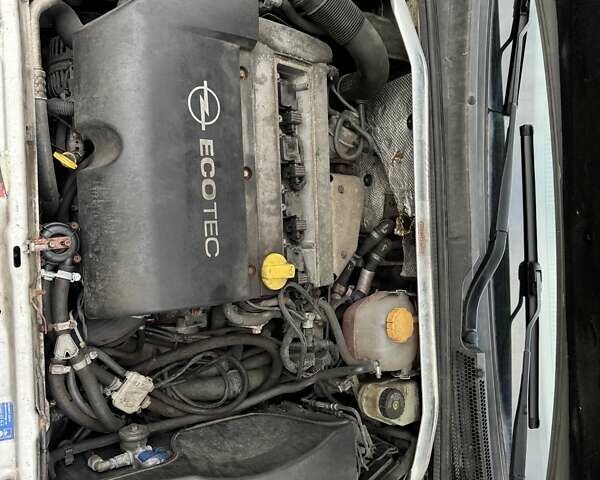 Серый Опель Вектра, объемом двигателя 2 л и пробегом 290 тыс. км за 5000 $, фото 8 на Automoto.ua