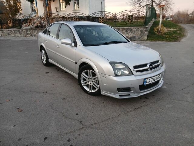 Серый Опель Вектра, объемом двигателя 2.2 л и пробегом 278 тыс. км за 4800 $, фото 4 на Automoto.ua