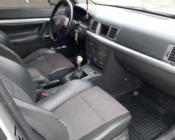 Сірий Опель Вектра, об'ємом двигуна 2.17 л та пробігом 315 тис. км за 4500 $, фото 7 на Automoto.ua