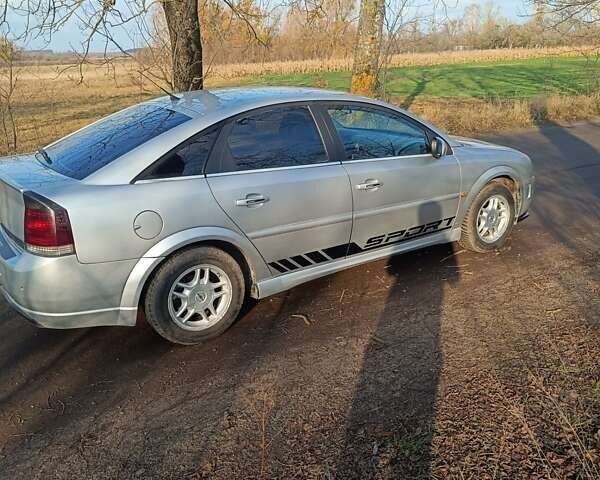 Серый Опель Вектра, объемом двигателя 2.2 л и пробегом 326 тыс. км за 2999 $, фото 5 на Automoto.ua