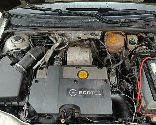 Серый Опель Вектра, объемом двигателя 2.17 л и пробегом 300 тыс. км за 2999 $, фото 16 на Automoto.ua