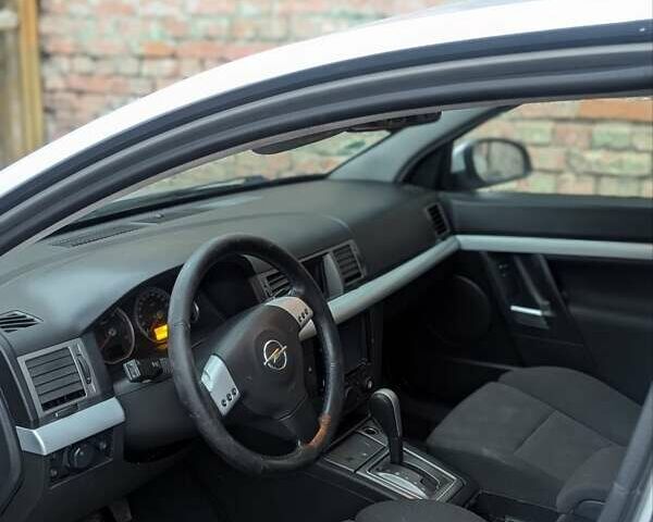 Опель Вектра 2004 у Рівному на Automoto.ua Сірий Опель Вектра, об'ємом двигуна 2.2 л та пробігом 244 тис. км за 2800 $, фото 3 на Automoto.ua