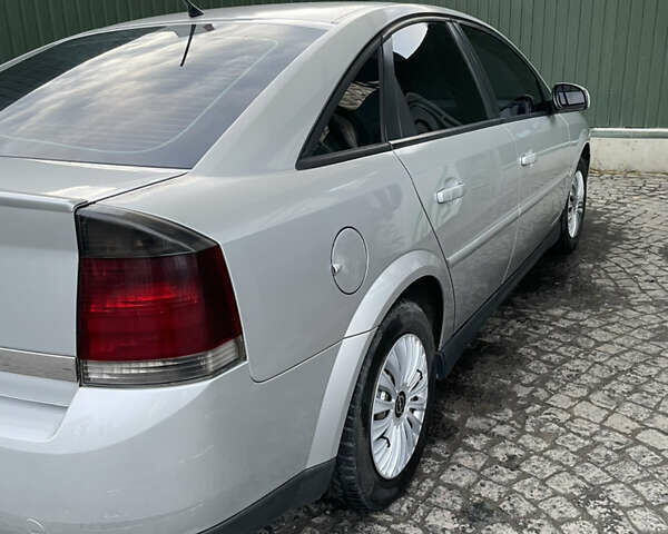 Сірий Опель Вектра, об'ємом двигуна 2.2 л та пробігом 400 тис. км за 4200 $, фото 1 на Automoto.ua