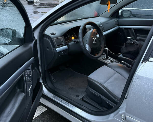 Серый Опель Вектра, объемом двигателя 2.17 л и пробегом 226 тыс. км за 5000 $, фото 11 на Automoto.ua