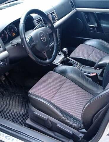 Серый Опель Вектра, объемом двигателя 2.2 л и пробегом 318 тыс. км за 4100 $, фото 3 на Automoto.ua